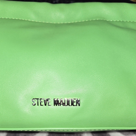 Green Flare BShaw crossbody, NWT - Picture 3 of 10
